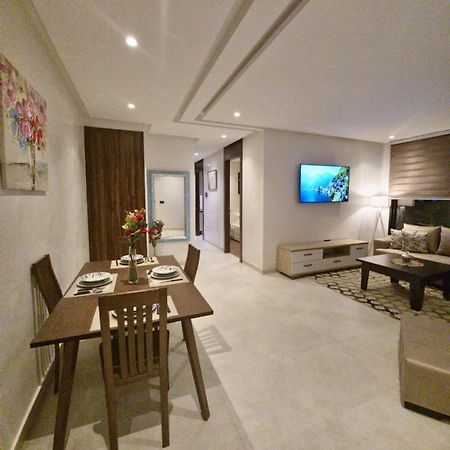 Modern Luxury Retreat: 2-Bedroom Apartment In The Heart Of Marrakech Marrakesh Buitenkant foto
