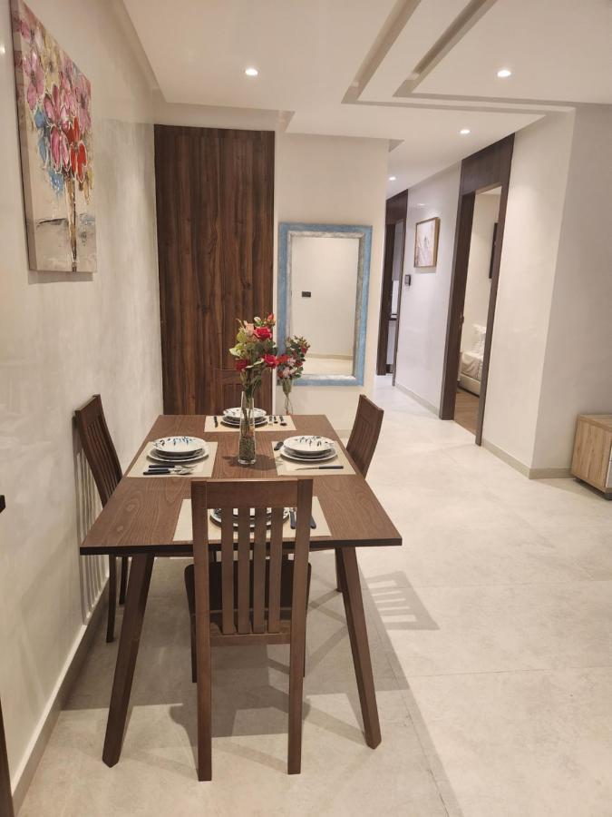 Modern Luxury Retreat: 2-Bedroom Apartment In The Heart Of Marrakech Marrakesh Buitenkant foto