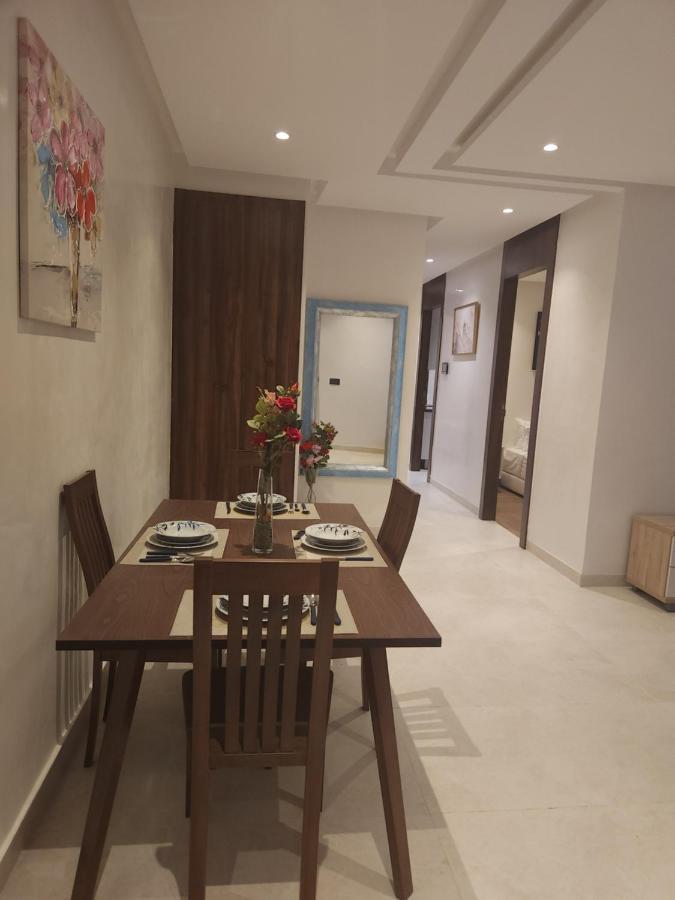 Modern Luxury Retreat: 2-Bedroom Apartment In The Heart Of Marrakech Marrakesh Buitenkant foto