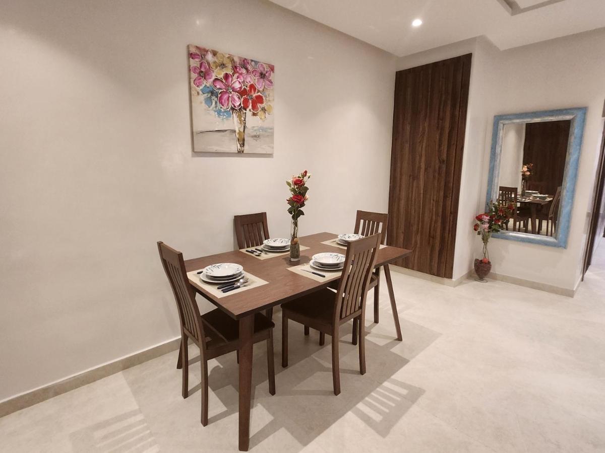 Modern Luxury Retreat: 2-Bedroom Apartment In The Heart Of Marrakech Marrakesh Buitenkant foto