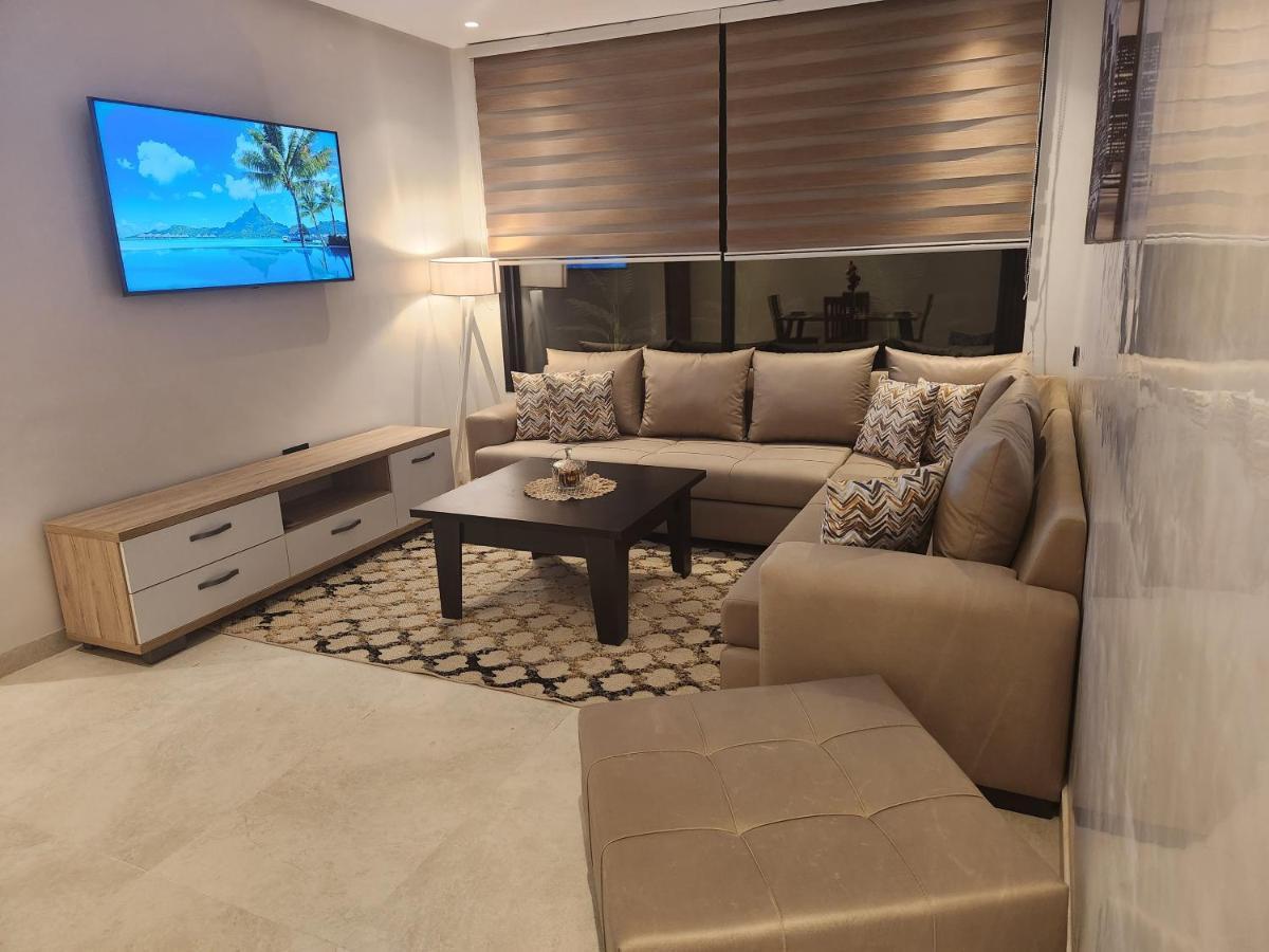 Modern Luxury Retreat: 2-Bedroom Apartment In The Heart Of Marrakech Marrakesh Buitenkant foto