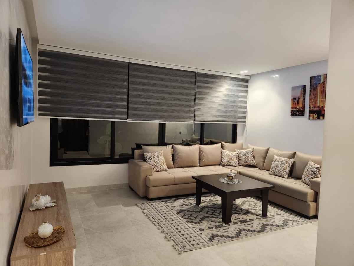 Modern Luxury Retreat: 2-Bedroom Apartment In The Heart Of Marrakech Marrakesh Buitenkant foto