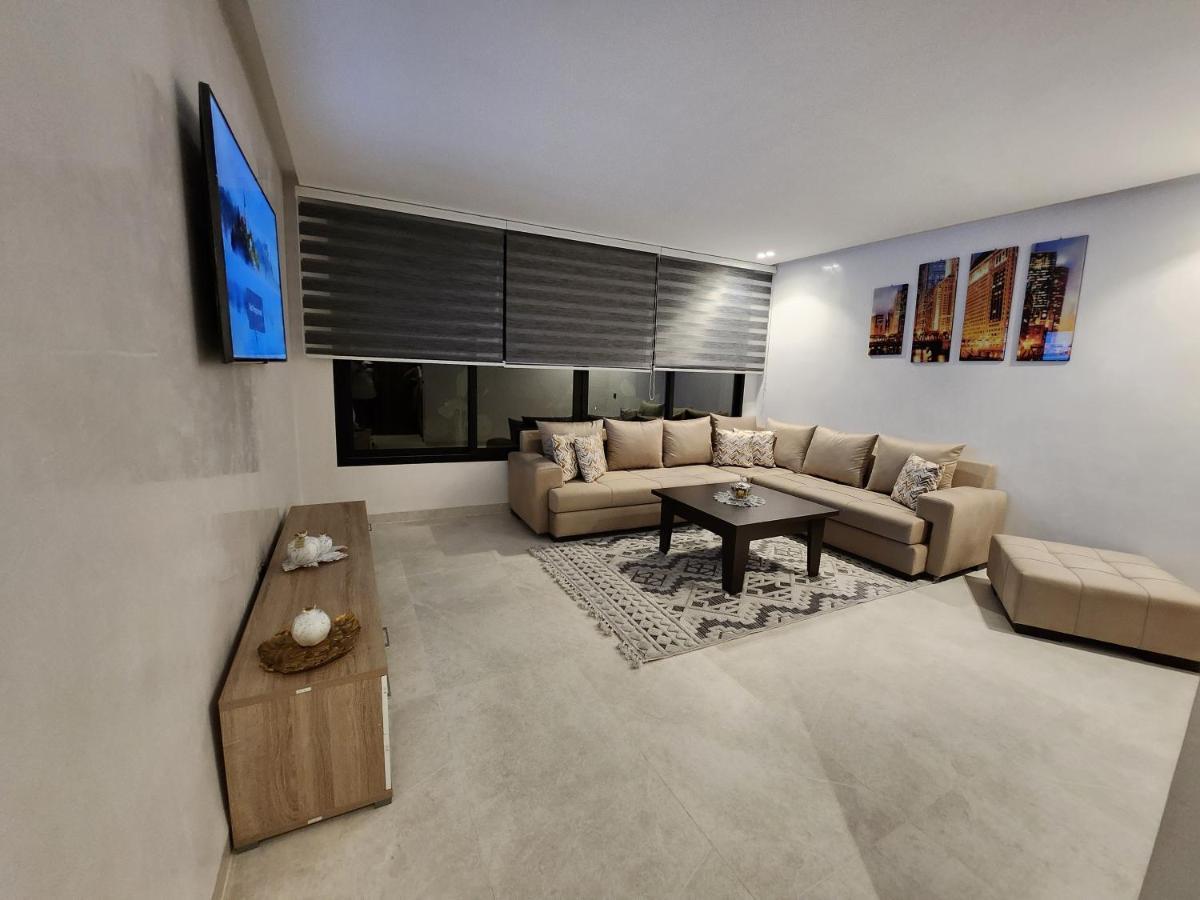 Modern Luxury Retreat: 2-Bedroom Apartment In The Heart Of Marrakech Marrakesh Buitenkant foto