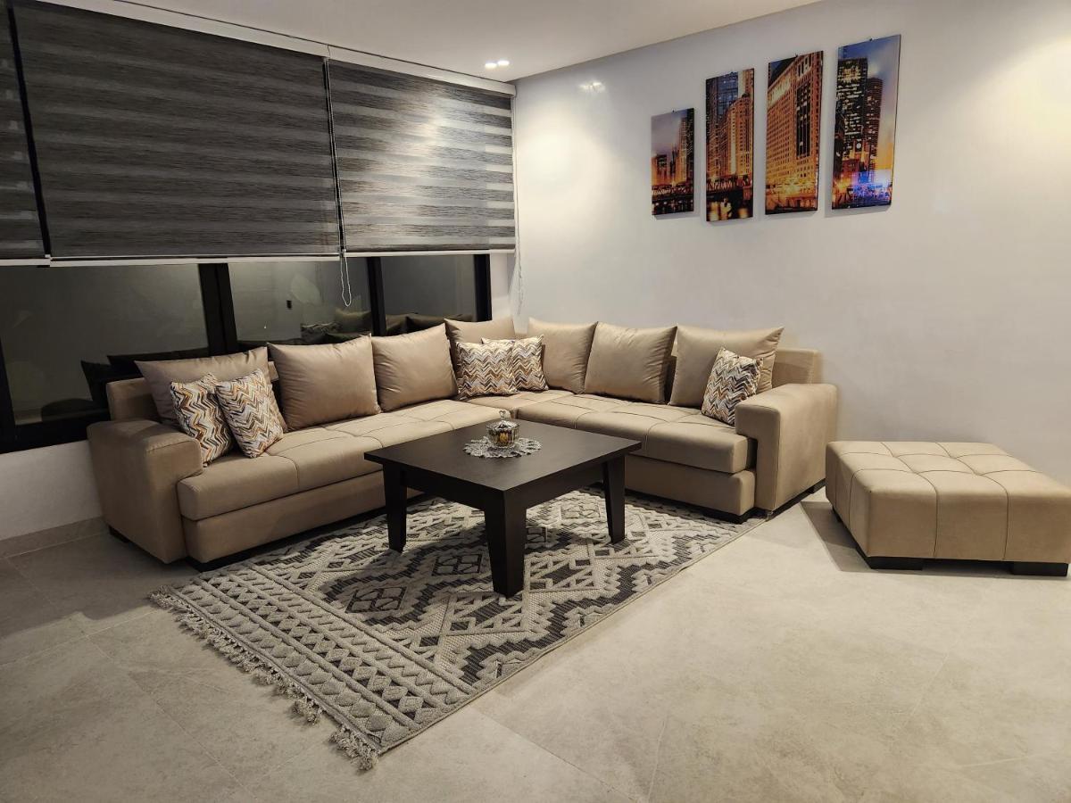 Modern Luxury Retreat: 2-Bedroom Apartment In The Heart Of Marrakech Marrakesh Buitenkant foto